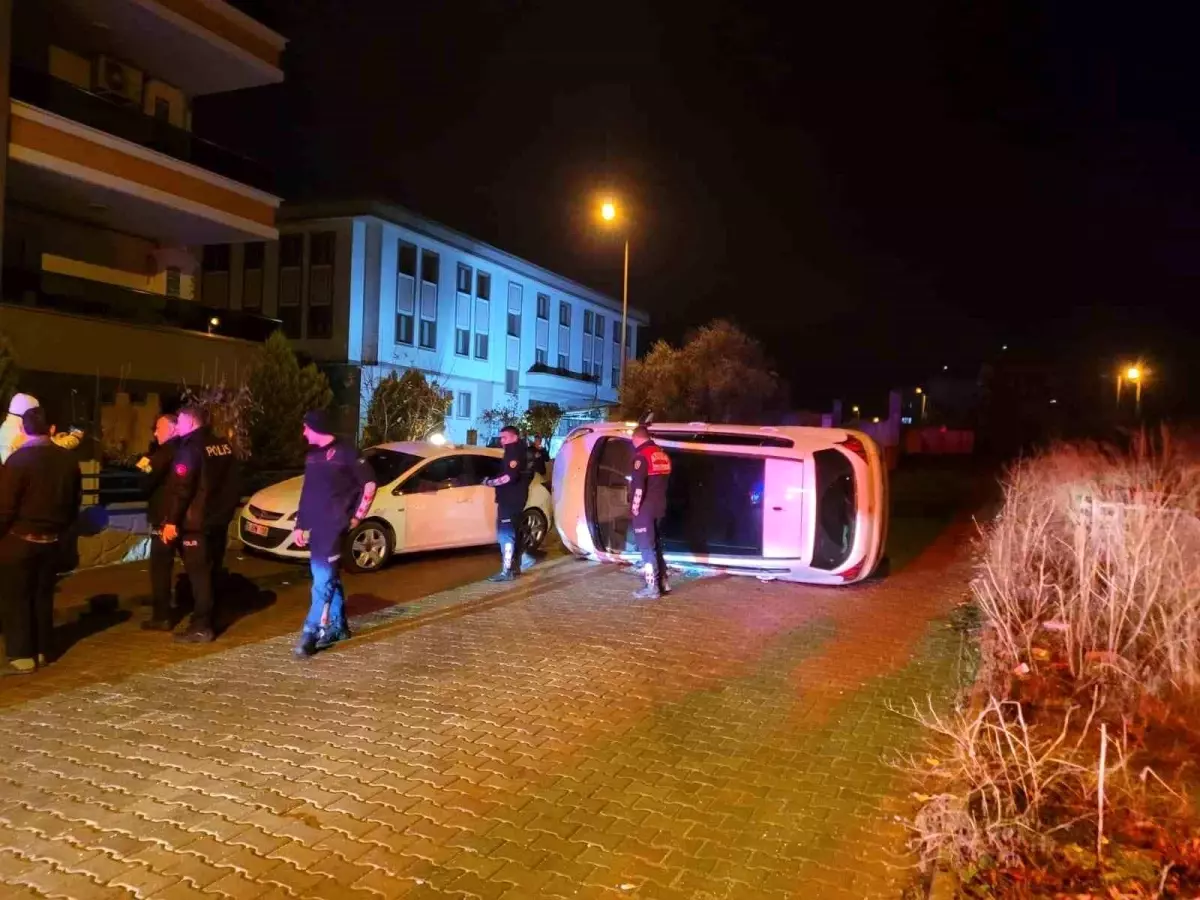 Aydın’da Genç Sürücünün Park Halindeki Araca Çarpma Kazası