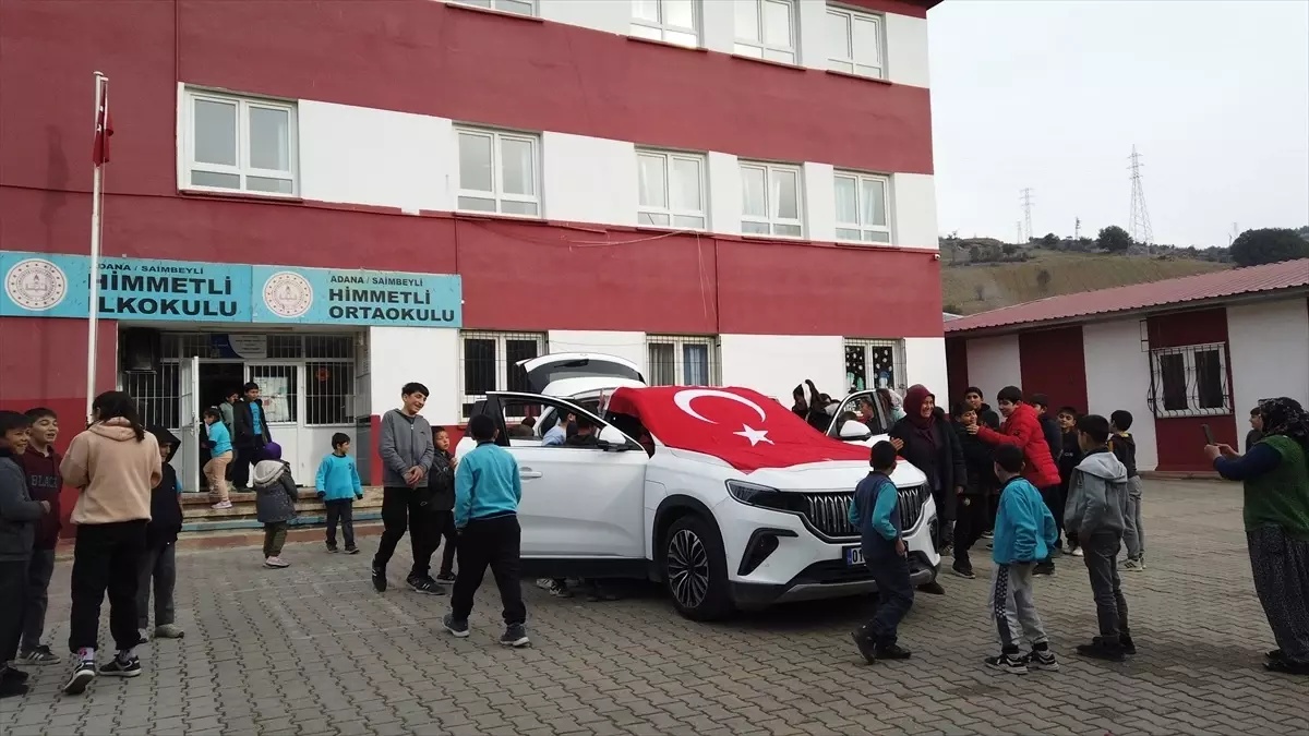 Adana’da Öğrencilere Yerli Otomobil Togg Tanıtıldı