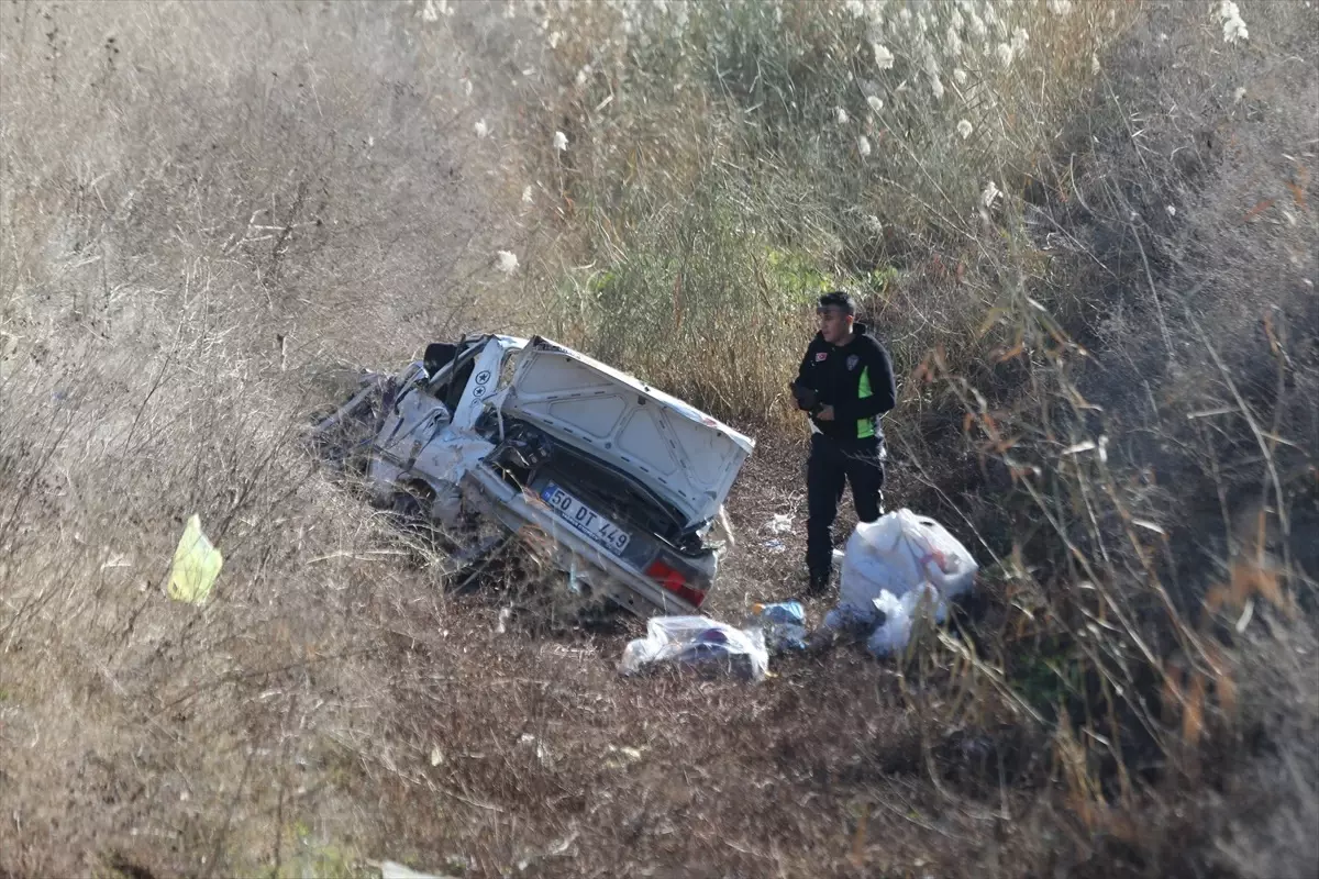 Şanlıurfa’da Sulama Kanalına Devrilen Otomobilde 5 Kişi Yaralandı