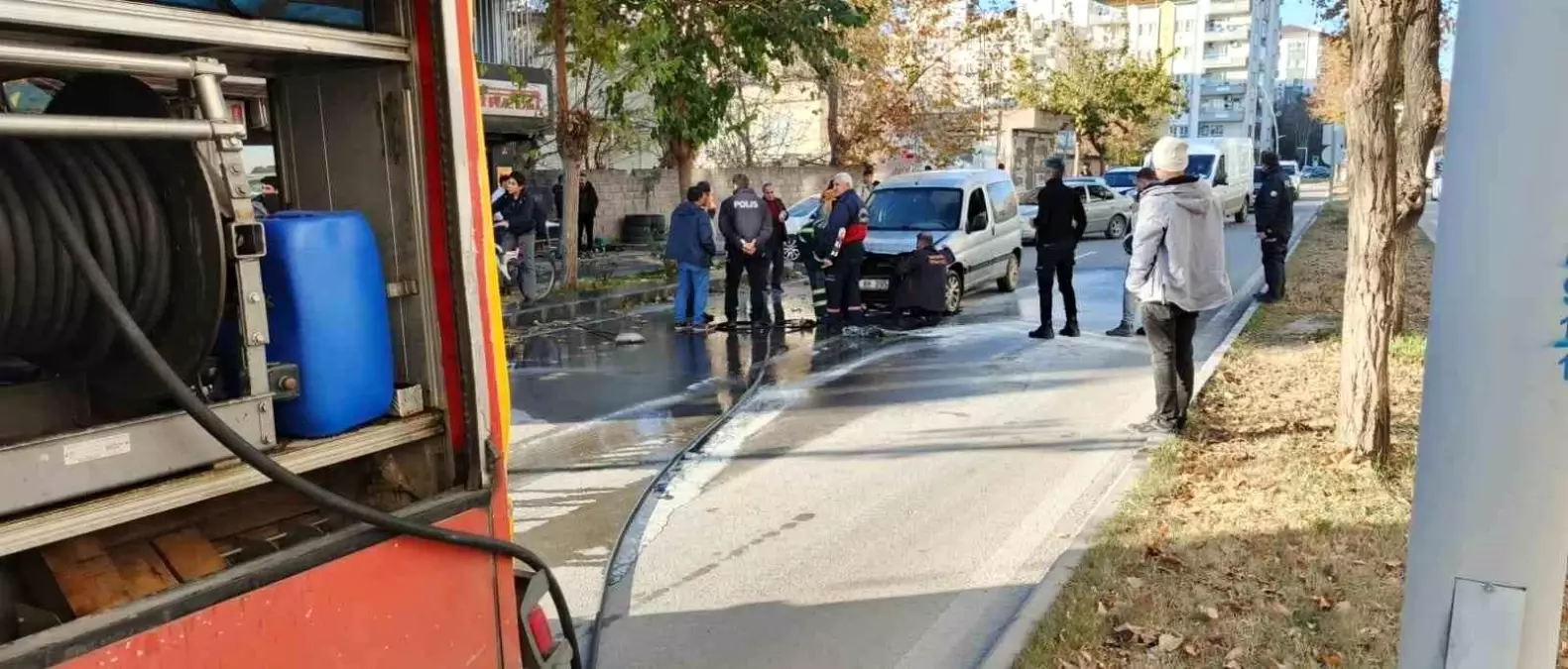 Batman’da Seyir Halindeki Otomobilde Yangın Çıktı
