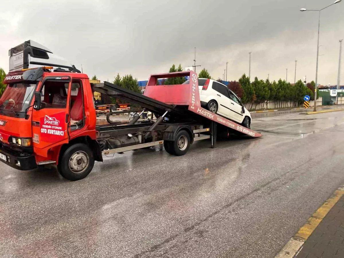 Körfez’de Tıra Çarpan Otomobilin Sürücüsü Yaralandı