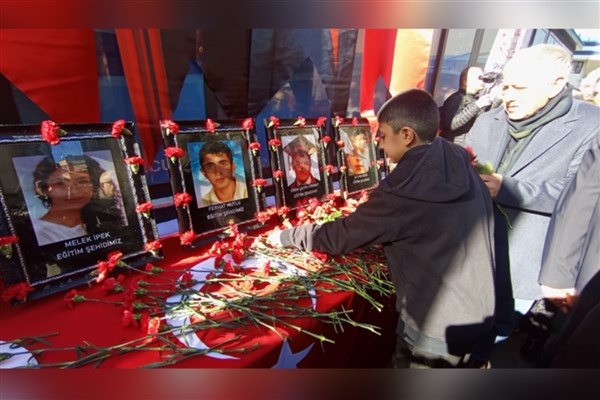 Diyarbakır’da ‘eğitim şehitleri’ anıldı