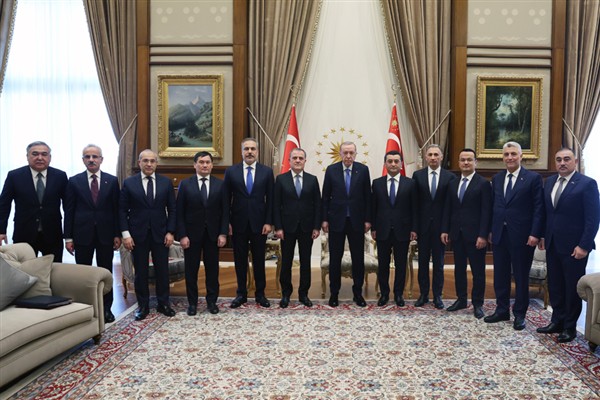 Cumhurbaşkanı Erdoğan, Özbekistan ve Azerbaycanlı bakanları kabul etti