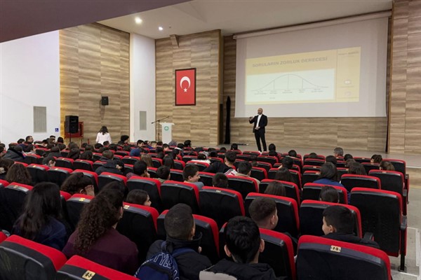 Manisa’da “Sınav Kaygısı ve Motivasyon” semineri düzenlendi