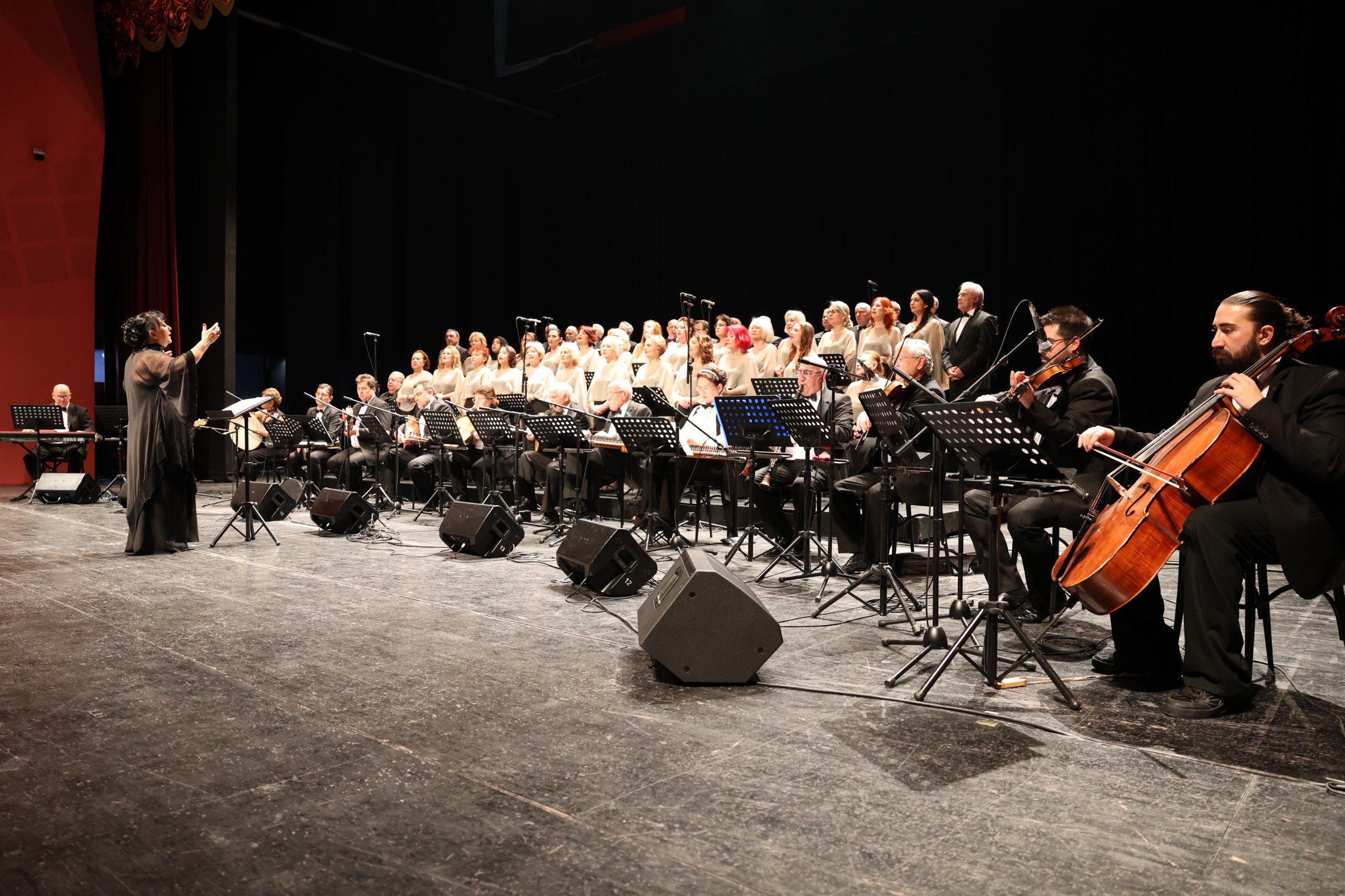 ESMEK korosu Eskişehirlilerle buluştu