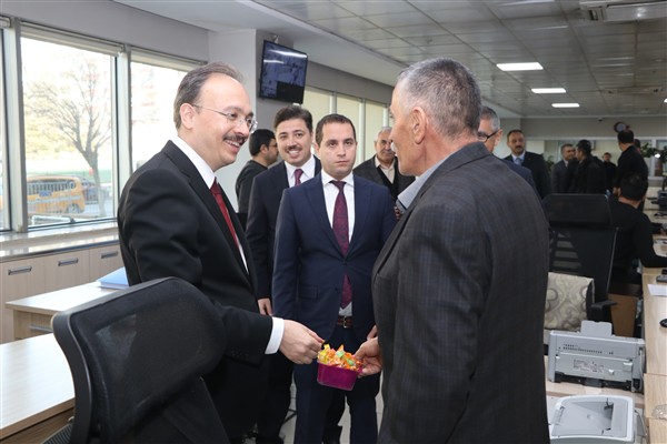 Vali ve Belediye Başkan Vekili Kızılkaya, belediye çalışanlarıyla bir araya geldi