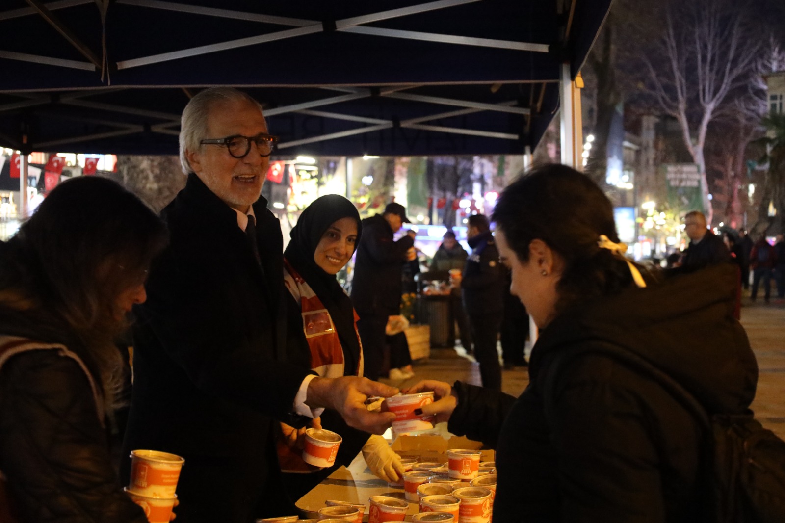 İzmit Belediyesi’nden camilerde helva ikramı