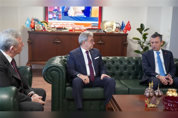 Zafer Partili Şehirlioğlu: Özdağ bir kahramandır