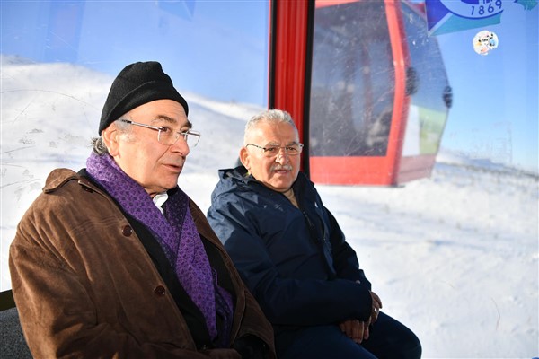 Başkan Büyükkılıç ve Prof. Dr. Tarhan’dan Erciyes Kayak Merkezi’ne ziyaret