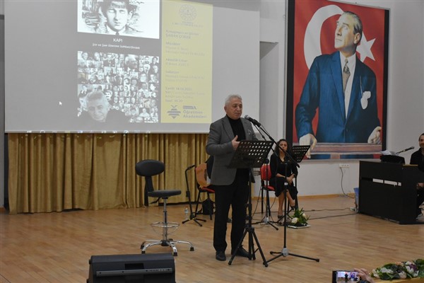Eğitimci, yazar ve şair Çoker, Edebiyat ve Müzik Akademisi’ne katıldı