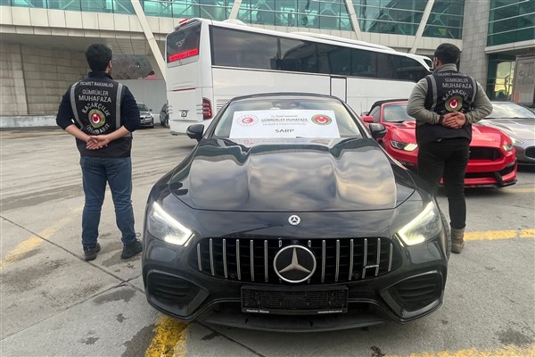 Gümrükler Muhafaza ekipleri, 50 adet lüks araç ele geçirdi