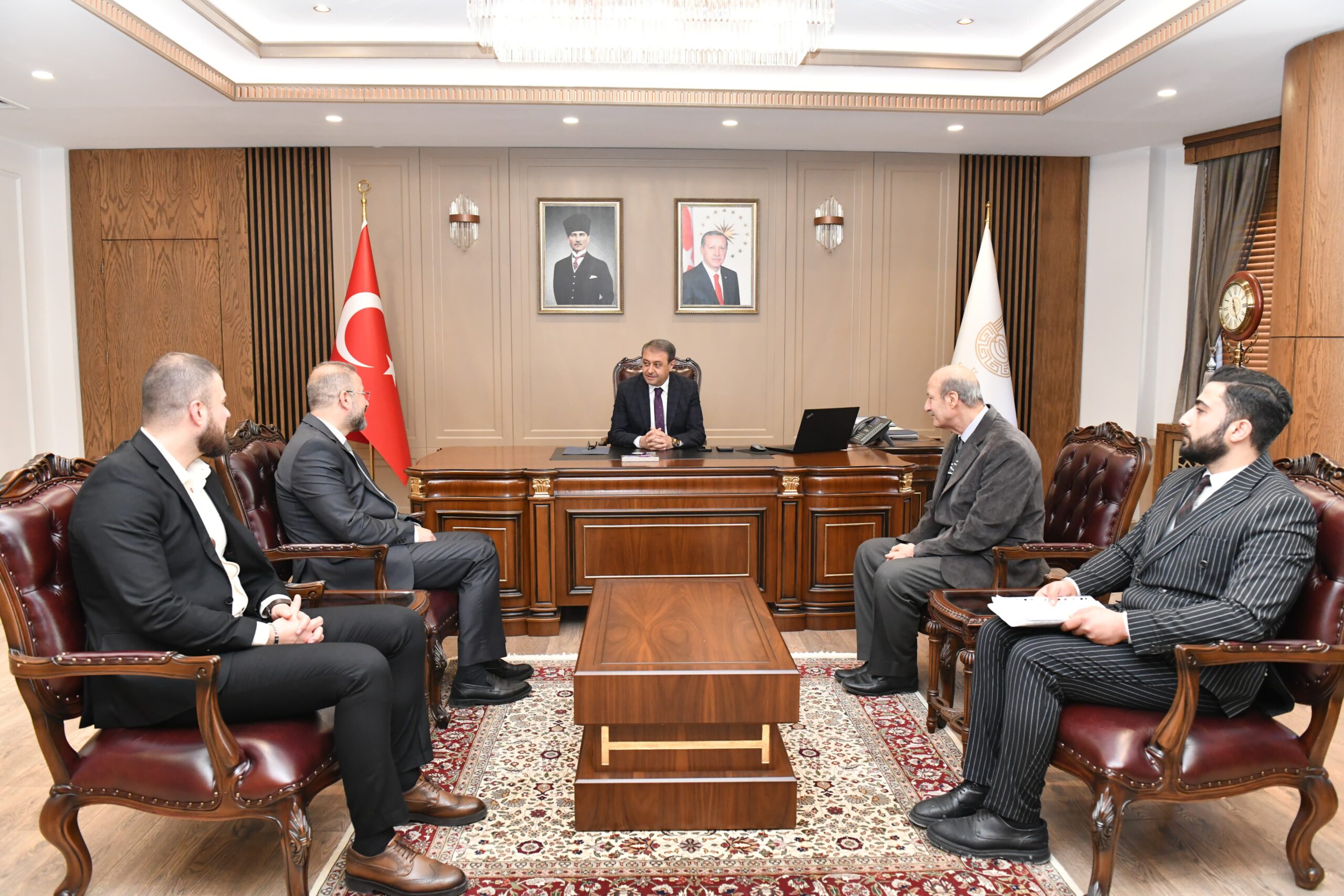 Vali Şıldak, vatandaşlarla bir araya geldi