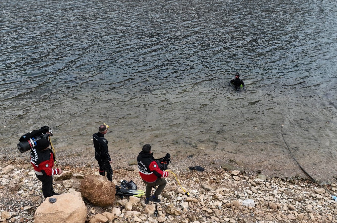 Su Altı Arama Kurtarma ekibi, Dicle Barajı gölünde arama kurtarma tatbikatı gerçekleştirdi