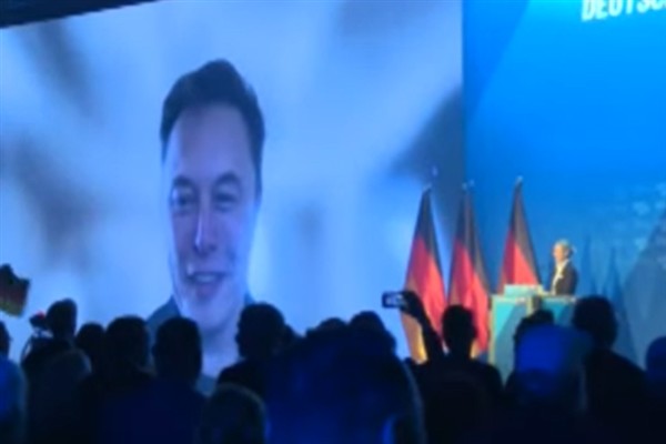 Elon Musk,  Almanya’daki AfD etkinliğinde sürpriz bir şekilde göründü
