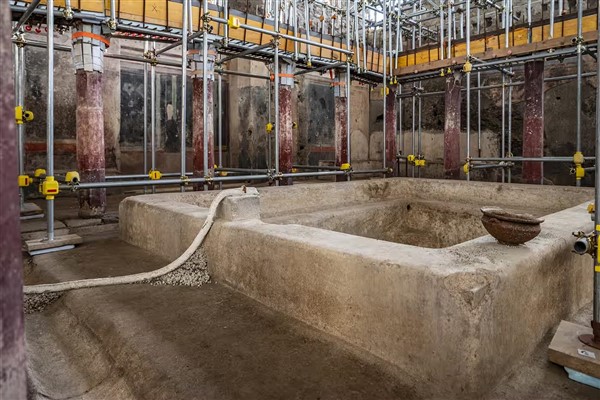 Pompei’de kazılarında üç havuzlu özel hamam keşfedildi