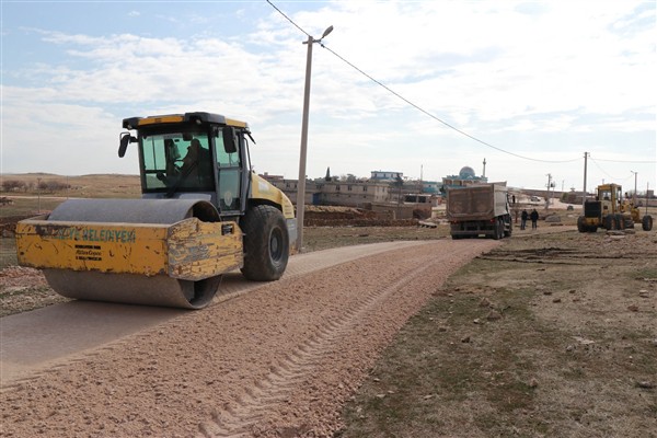 Haliliye’de yol açma, yapım ve onarım çalışmaları sürdürülüyor