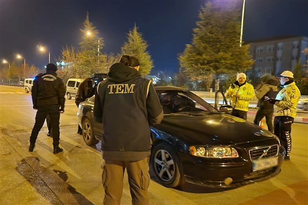 Karaman’da çeşitli suçlardan aranan 25 şahıs yakalandı