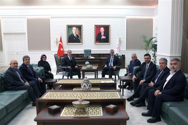 Başkan Büyükkılıç, Sağlık Bakanı Memişoğlu’nu ziyaret etti