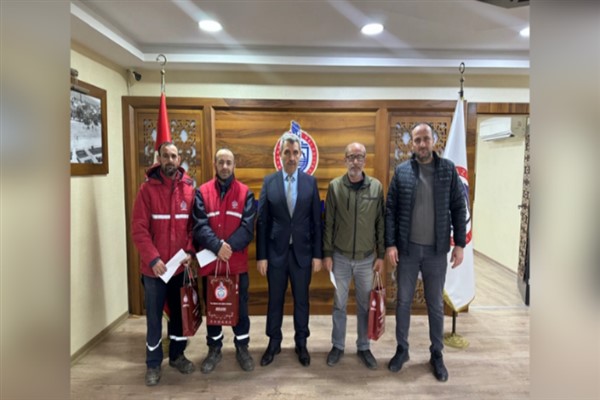 Orhangazi Belediyesi, sahada çalışan personellerini ödüllendirdi