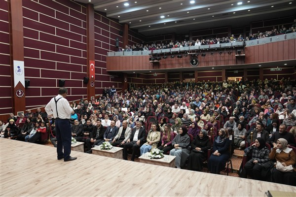 Konya’da “Can Veren Pervaneler” adlı program düzenlendi