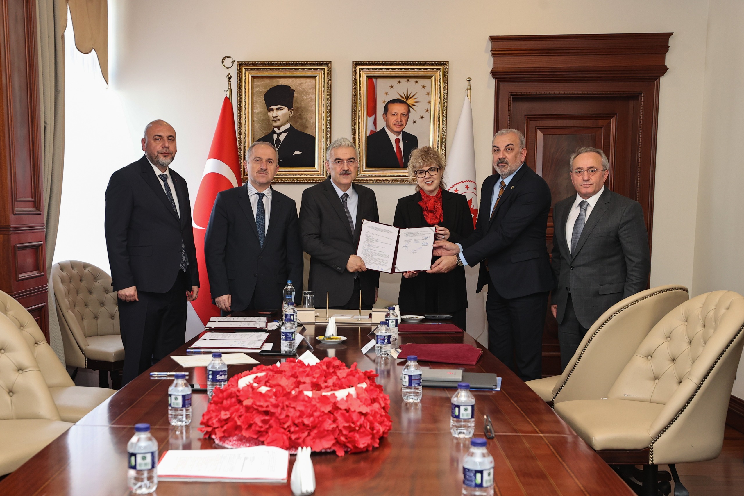 Orhangazi’de 8 derslikli Mesleki Eğitim Merkezi için protokol imzalandı