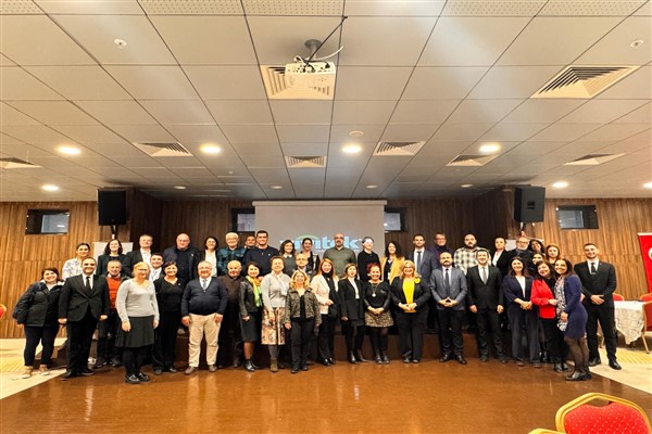 İzmir’de İleri Yaş Çalıştayı düzenledi