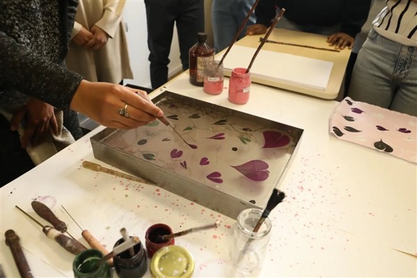 Erciyes Üniversitesi Sürekli Eğitim Merkezi’nde ‘Ebru Workshop’u gerçekleştirildi