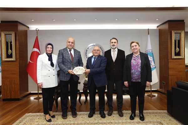 Başkan Büyükkılıç, Doç. Dr. Altıntop ve ekibini makamında ağırladı