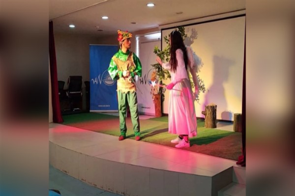 Van’da “Peter Pan Kara Korsan’a Karşı” oyun sahnelendi