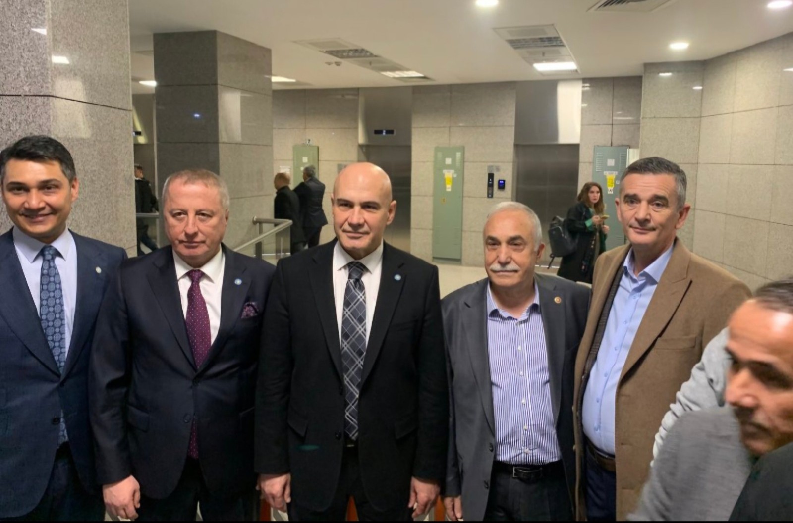 İYİ Parti heyetinden Çağlayan Adliyesi’nde ifade veren İmamoğlu’na destek