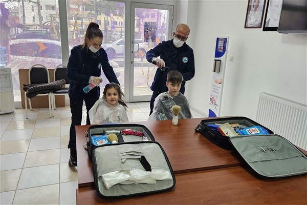Eskişehir Büyükşehir Belediyesi’nden çocuklara ücretsiz saç kesimi