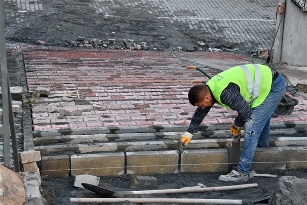 Esenyurt’ta 2 ayda 34 bin metrekare parke yol yapıldı