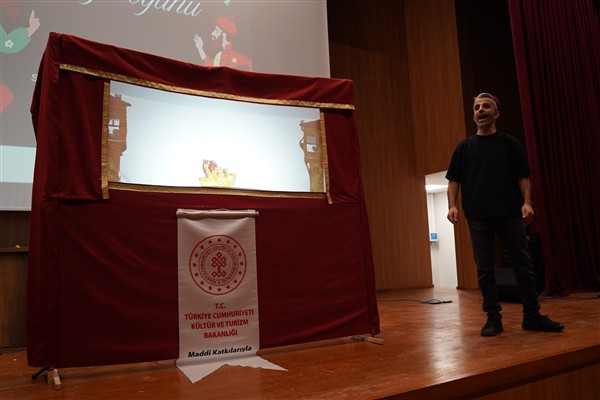 Orhangazi’de Hacivat – Karagöz gösterisi düzenlendi