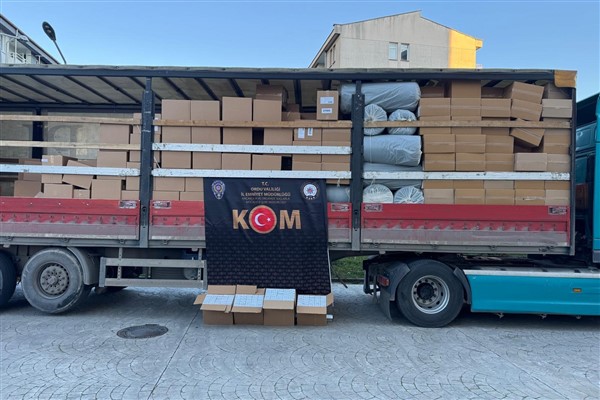 Fatsa’da 5 milyon 560 bin adet boş makaron ele geçirildi