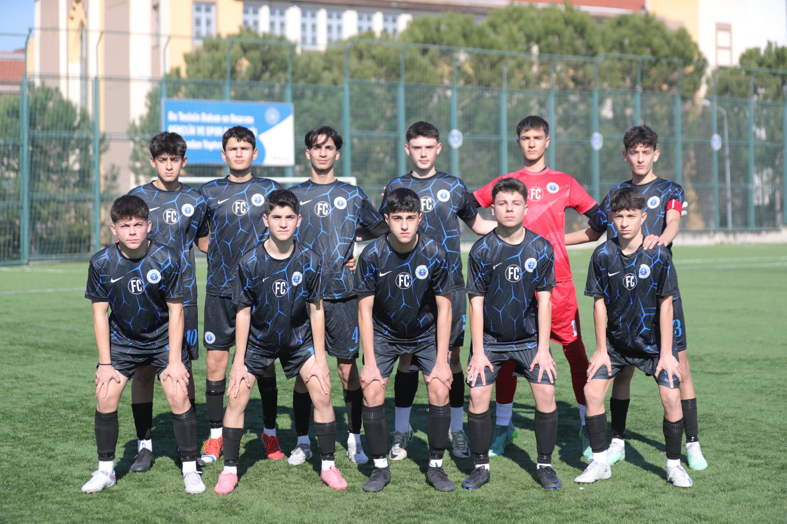 Gemlik Belediyespor Kulübü U16 Takımı, şampiyonluğunu ilan etti