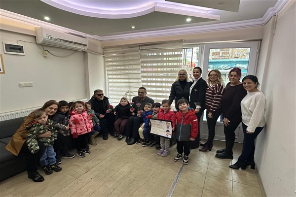 Çocuklar, 6 Nokta Körler Derneği’ni ziyaret etti