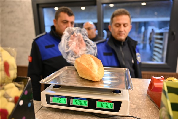 Bornova’da fırın denetimleri sürüyor