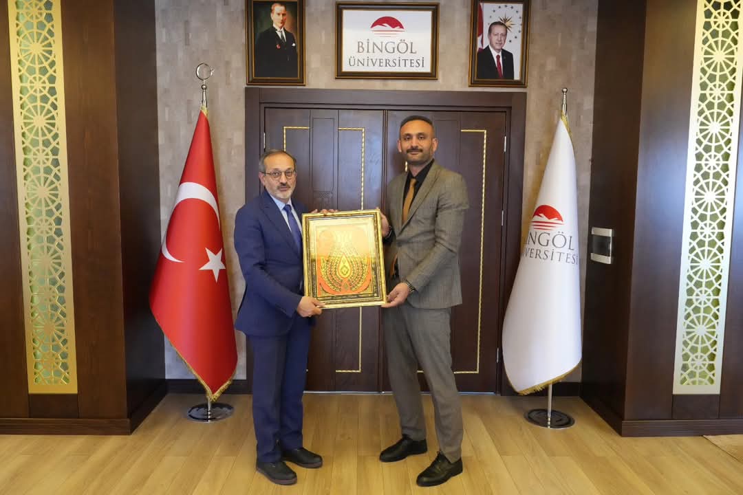Şair ve yazar Sinanoğlu, Bingöl Üniversitesi Rektörü Çelik’i ziyaret etti