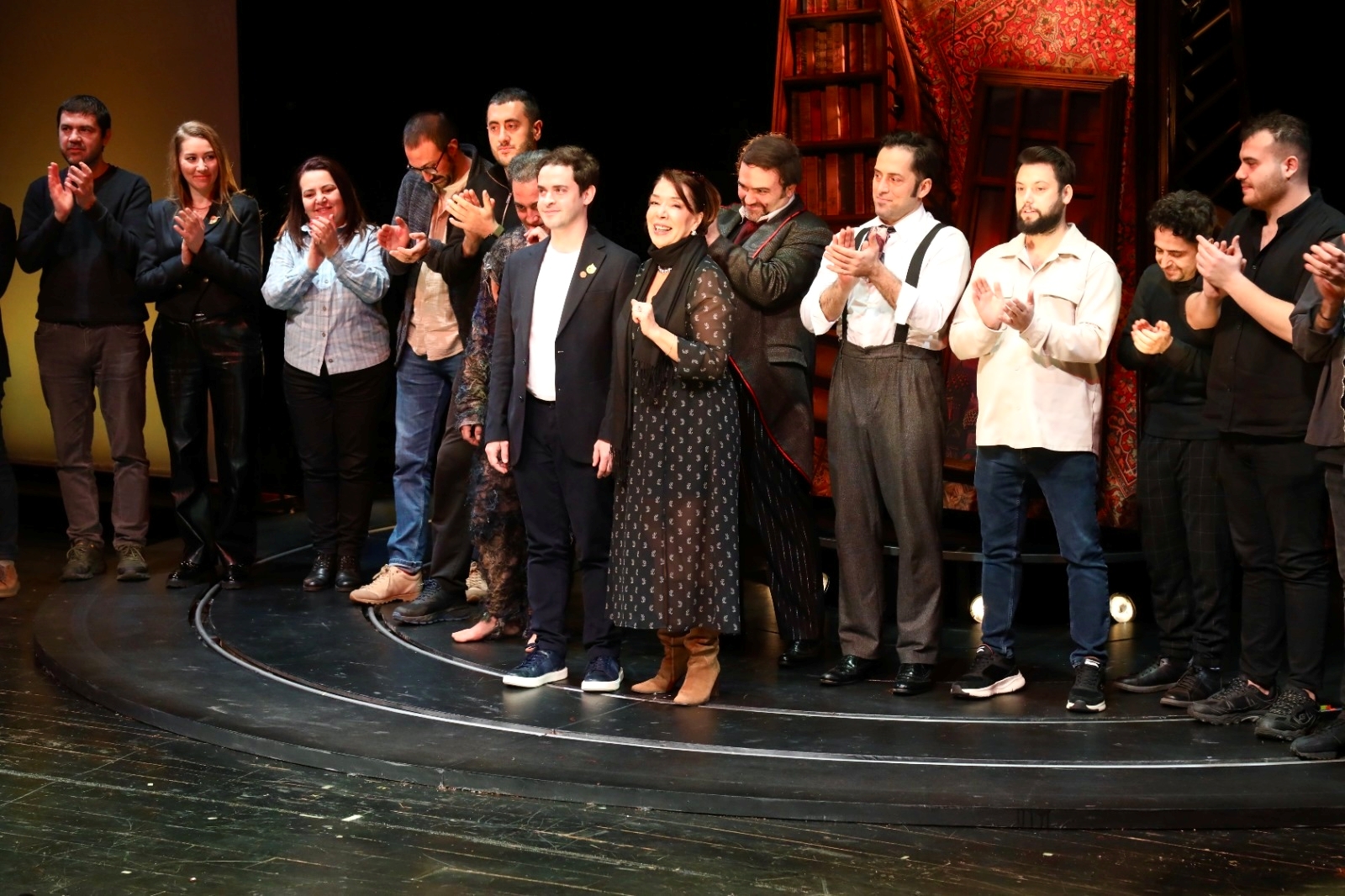 İstanbul’da “Köpek Kalbi” oyunu seyirciyle buluştu