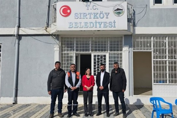Mazıdağı Belediyesi’nden Sırt Köy Belediyesi’ne fidan desteği