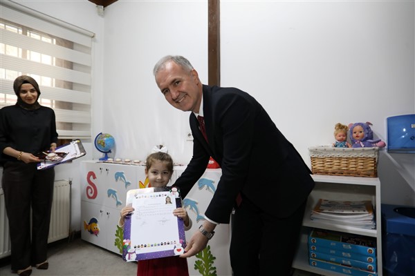 İnegöl Belediyesi Beşinci Mevsim Kreşinde karneler verildi