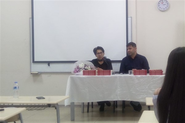 Diyarbakır’da yazar Meral Ekinci okurlarıyla bir araya geldi