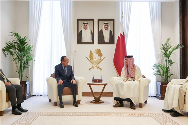 Al-Thani, Malezya Senatosu Başkanı Senatör Ali Basah ile görüştü