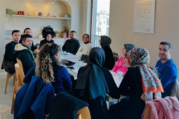 Dicle Kitap Atölyesi’nde Yılmaz Güney’in “Yol” filmi analiz edildi