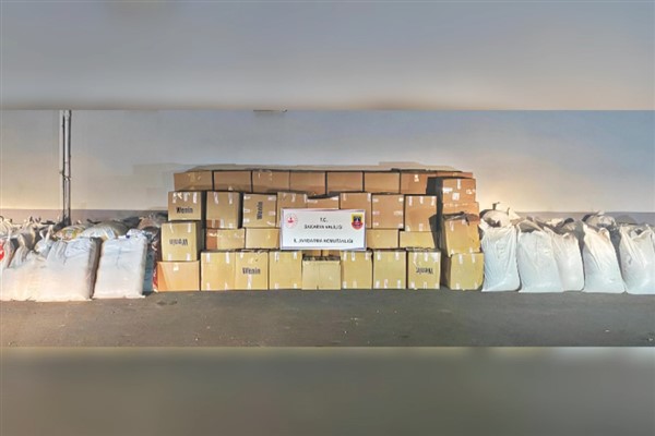 Sakarya’da 3 ton kıyılmış tütün ele geçirildi