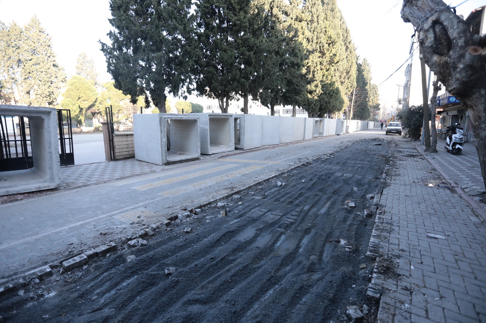 Akhisar’da yağmur suyu hattı ve menfez yenileme çalışmaları başladı