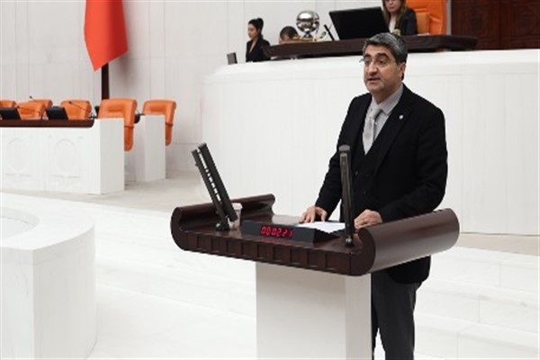 DEVA Partili Ekmen’den Akdeniz ve Beşiktaş Belediyeleri için tepki