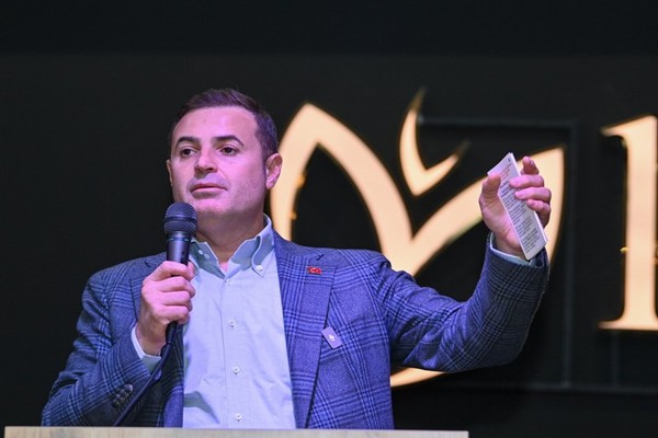 Akın,  Yeni Kuşak Köy Enstitülüler Derneği’nin 21. yıl dönümü etkinliğine katıldı