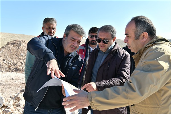 Vali Şıldak, tarihi alanlarda devam eden çalışmaları inceledi