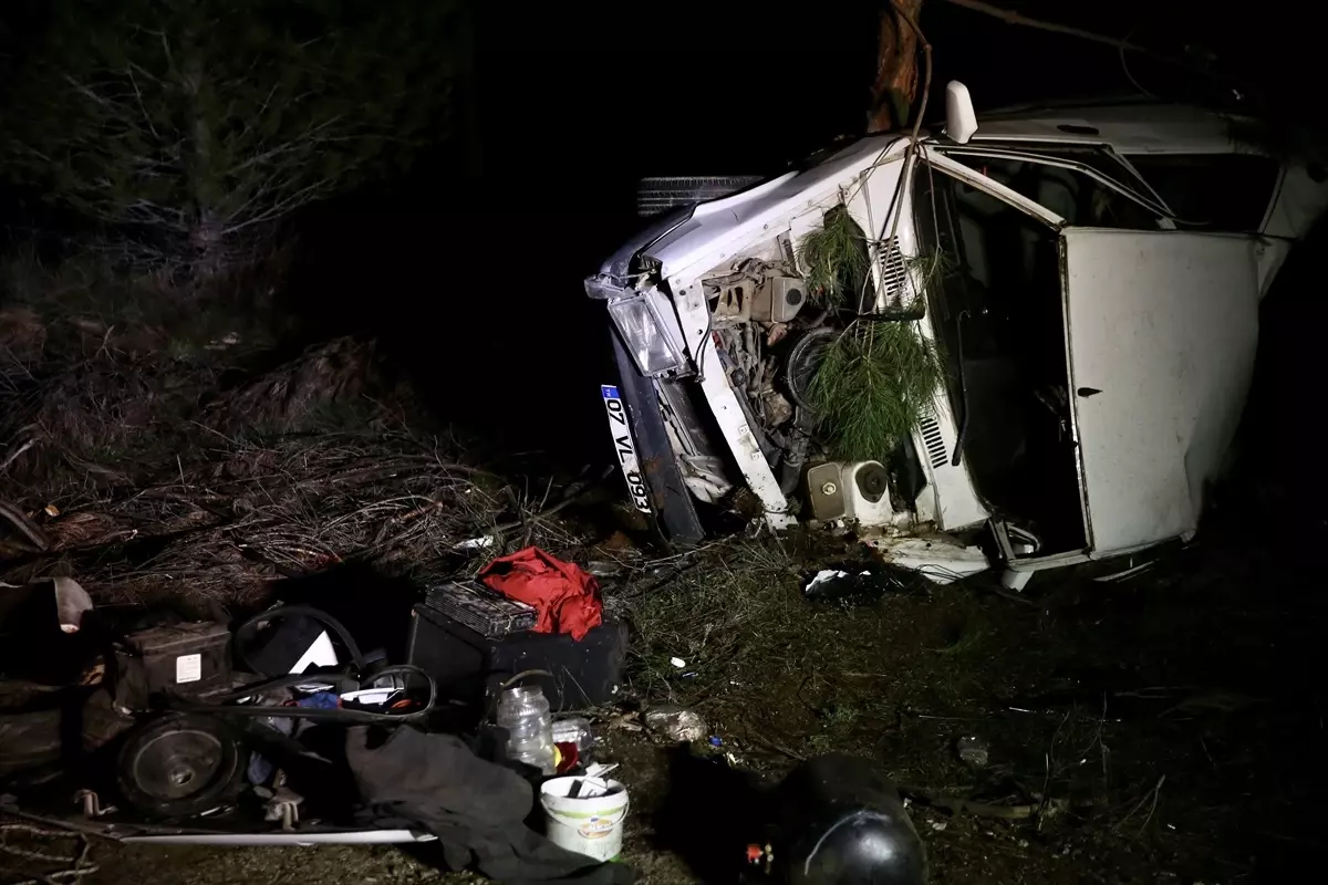 Muğla’da Şarampole Yuvarlanan Otomobilde 2 Yaralı